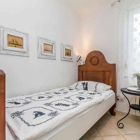 Beautiful In Premantura With Private Pool And Sea View 빌라 *