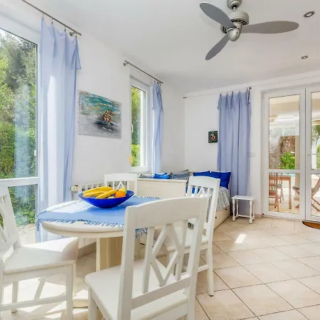 Beautiful In Premantura With Private Pool And Sea View